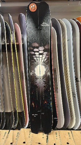 Telos Lemurian 166 splitboard + foki