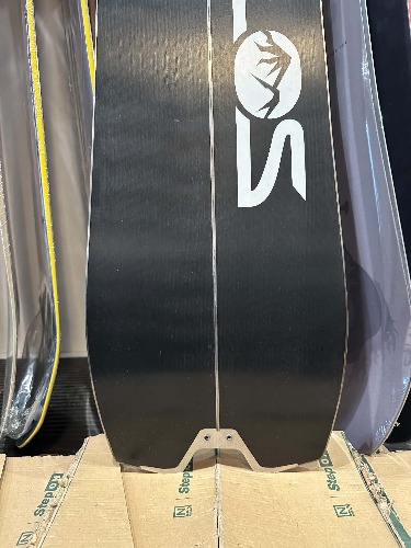 Telos Lemurian 158 splitboard + foki