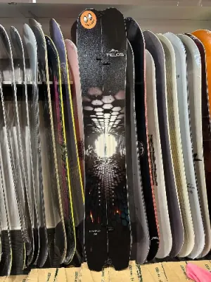 Telos Lemurian 158 splitboard + foki